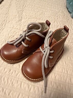 La Coqueta Leather Lace-Up Boots
